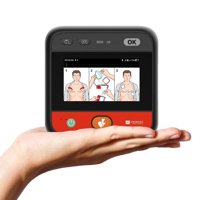 Primedic Heartsave Mypad Semi In Hand 1